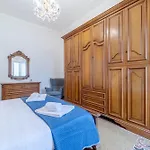 Genova San Fruttuoso Vintage & Roomy Flat