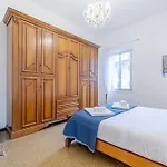 Genova San Fruttuoso Vintage & Roomy Flat