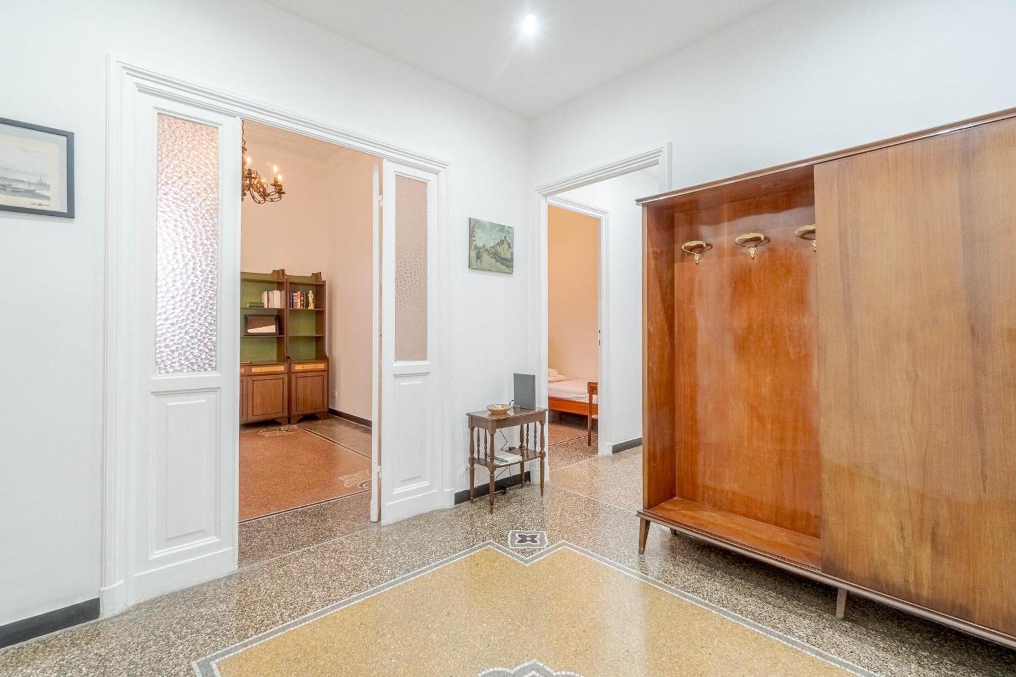 San Fruttuoso Vintage & Roomy Flat * Genova